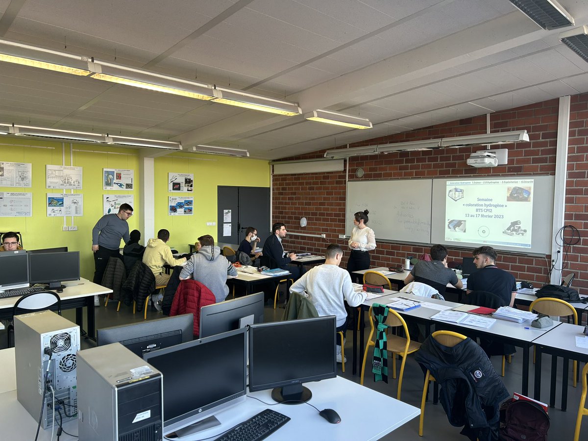 LyceeRascol's tweet photo. 📌 Semaine de l’hydrogène en #BTSCPI ➡️ ENS. Technologique mais aussi maths, culture générale et anglais, 35h dédiées à l’acquisition de connaissances et de compétences en #H2 #GENHYO @actoulouse @grandalbigeois
@France3tv en reportage pour l’occasion https://t.co/9ULOr4DEtJ