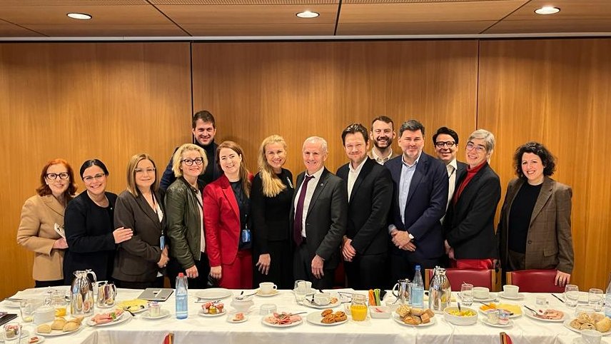 Fruitful dialogue with MEP-s of the @EUFORES_EU group is a wonderful way to start the day! Great chance to look back at the previous year, but at the same time to hear your thoughts on the actions ahead, such as the #ElectricityMarketDesign reform. Thank you for the interaction!