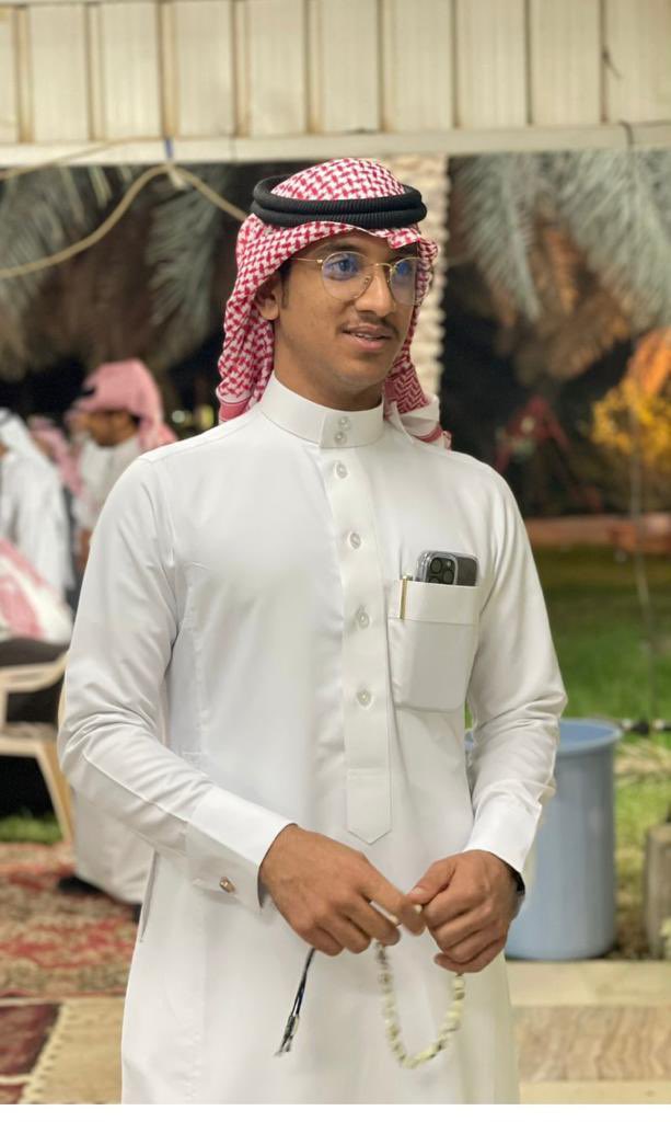 AlmMjls's tweet photo. بعد رحله علاجيه وصل بحفظ الله ورعايته الابن عبدالله بن نبيل بن مطر المعيويد  معافى وبهذه المناسبة نتمنى له الصحة والعافية سائلين الله العلي القدير ان يكتب له الاجر والعافية. https://t.co/5z0KoiUFRc