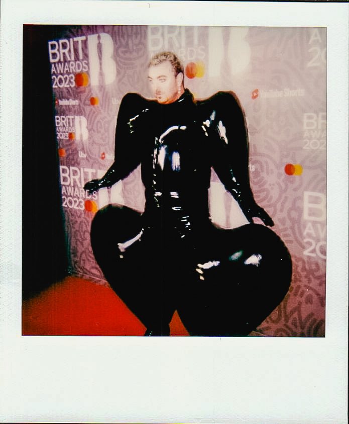 kitoates's tweet photo. Backstage at the Brits this year #HarryStyles #SamSmith #Samryder #Charlixcx #polaroids #filmphotography #britawards2023 https://t.co/GzoY4mJr3K