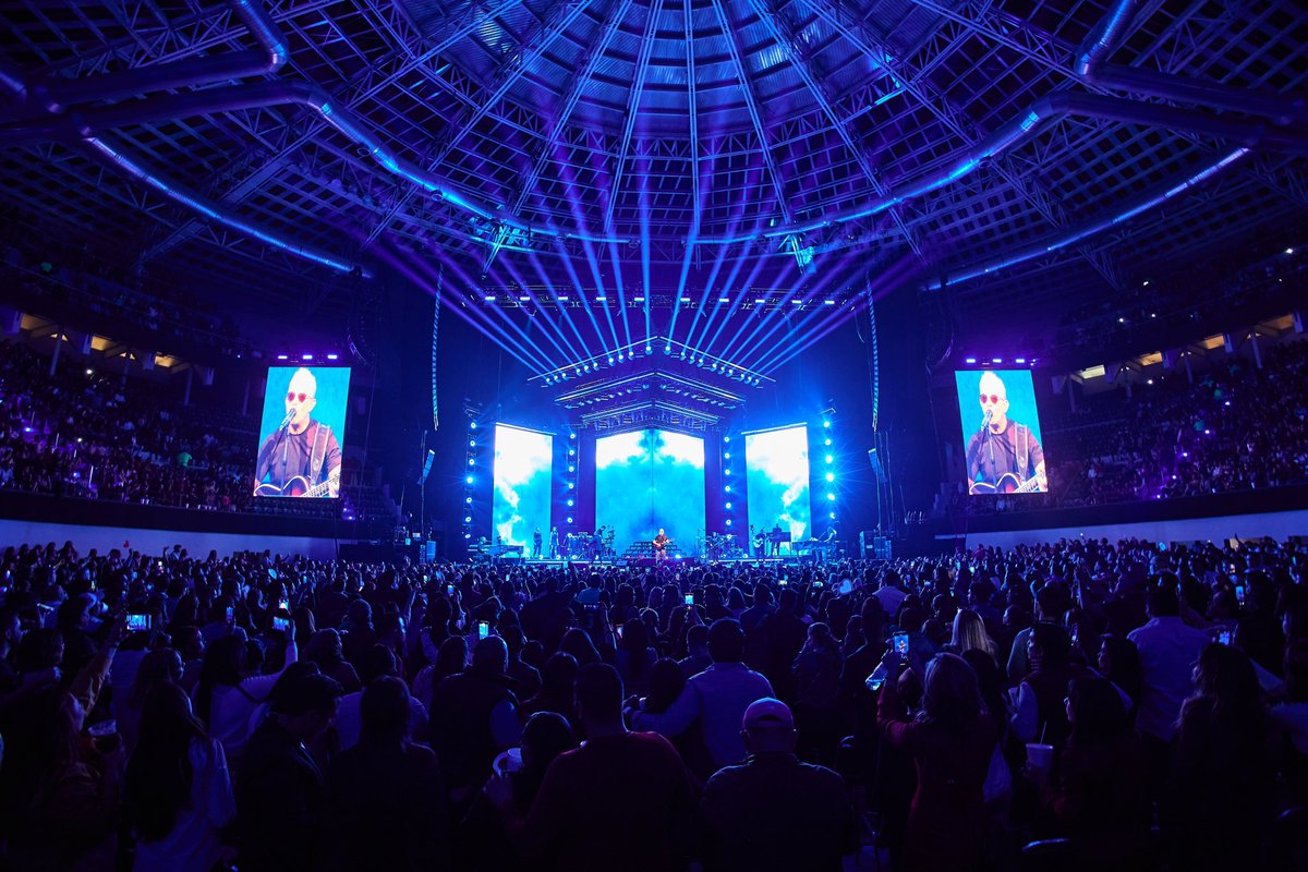 AlejandroSanz's tweet photo. Si pudiera pedir un deseo cada vez que un concierto acaba, lo tengo demasiado claro: ojalá volver a empezar de nuevo. Torreón, GRACIAS 🙌
#SANZenVivoMX suma y sigue 🇲🇽🥷 https://t.co/T9eEWxVpTl