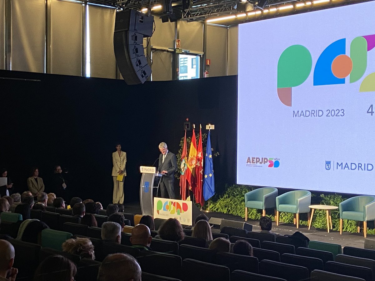 “Los parques y jardines, sistemas naturales de salud”

No es solo el título de esta edición, también toda una declaración de intenciones de <a href="/AEPJP/">Asociación Española de Parques y Jardines Públicos</a> 

🗣️ <a href="/franbergua/">Fran Bergua</a>, presidente de <a href="/AEPJP/">Asociación Española de Parques y Jardines Públicos</a>

#PARJAP2023 #LaNaveConecta