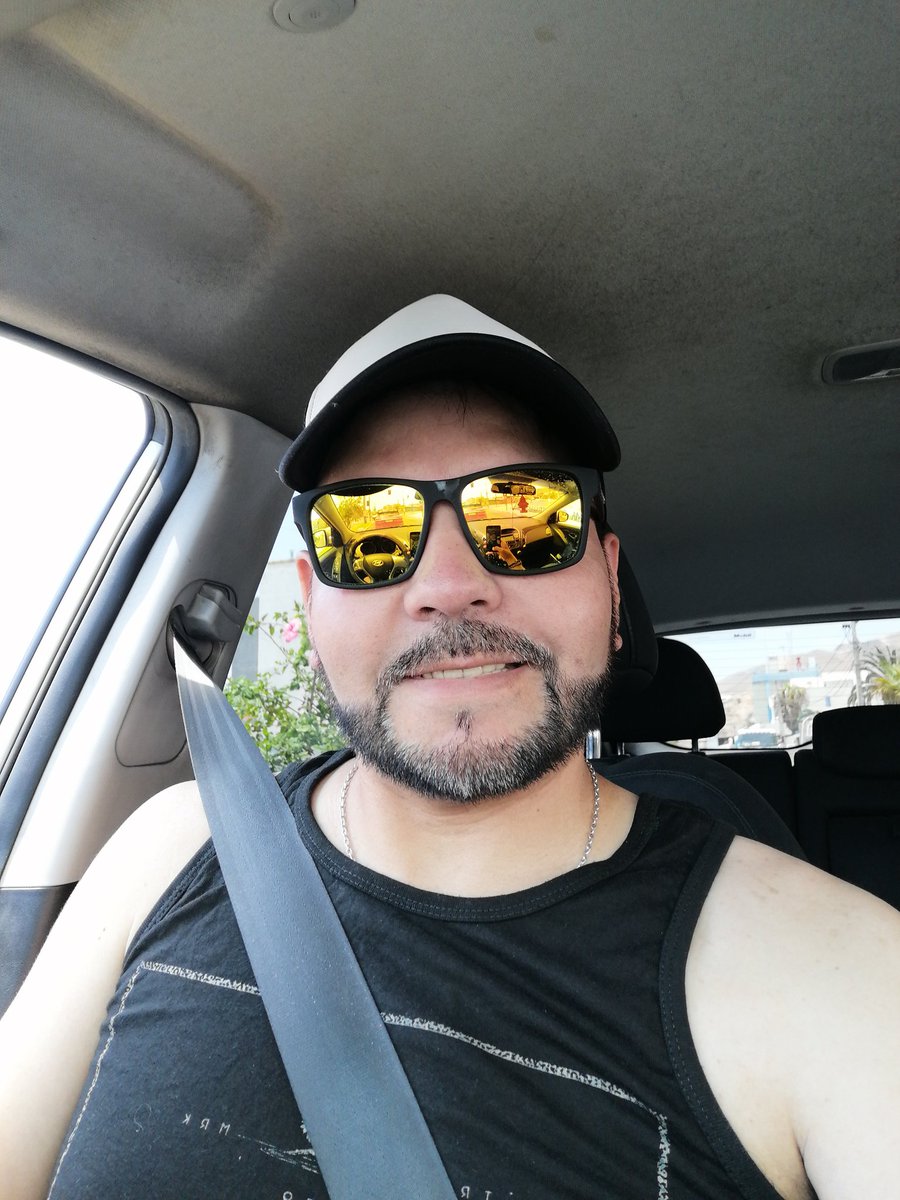 elnonamej's tweet photo. Hola chiquillos desde Antofagasta aun me queda una se manita de vacaciones un gran abrazo a ambos #despiertaconchv https://t.co/0TD1hzIpki