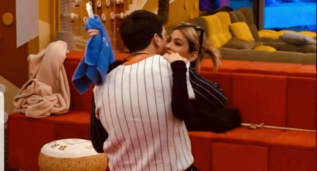 un pó di tutto😜 on Twitter &quot;oriele 💙&quot;