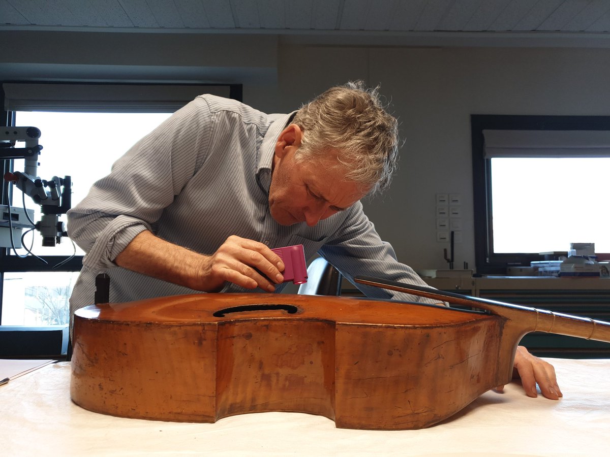 echard_jp's tweet photo. @skirsch10 and I are very pleased to receive Shem Mackey this week in our conservation space at the #museedelamusique @philharmonie. So many fruitful discussions and observations are being made on the viols of the collection!
#violadagamba #violedegambe #materialhistory https://t.co/lvSOZVHcGr