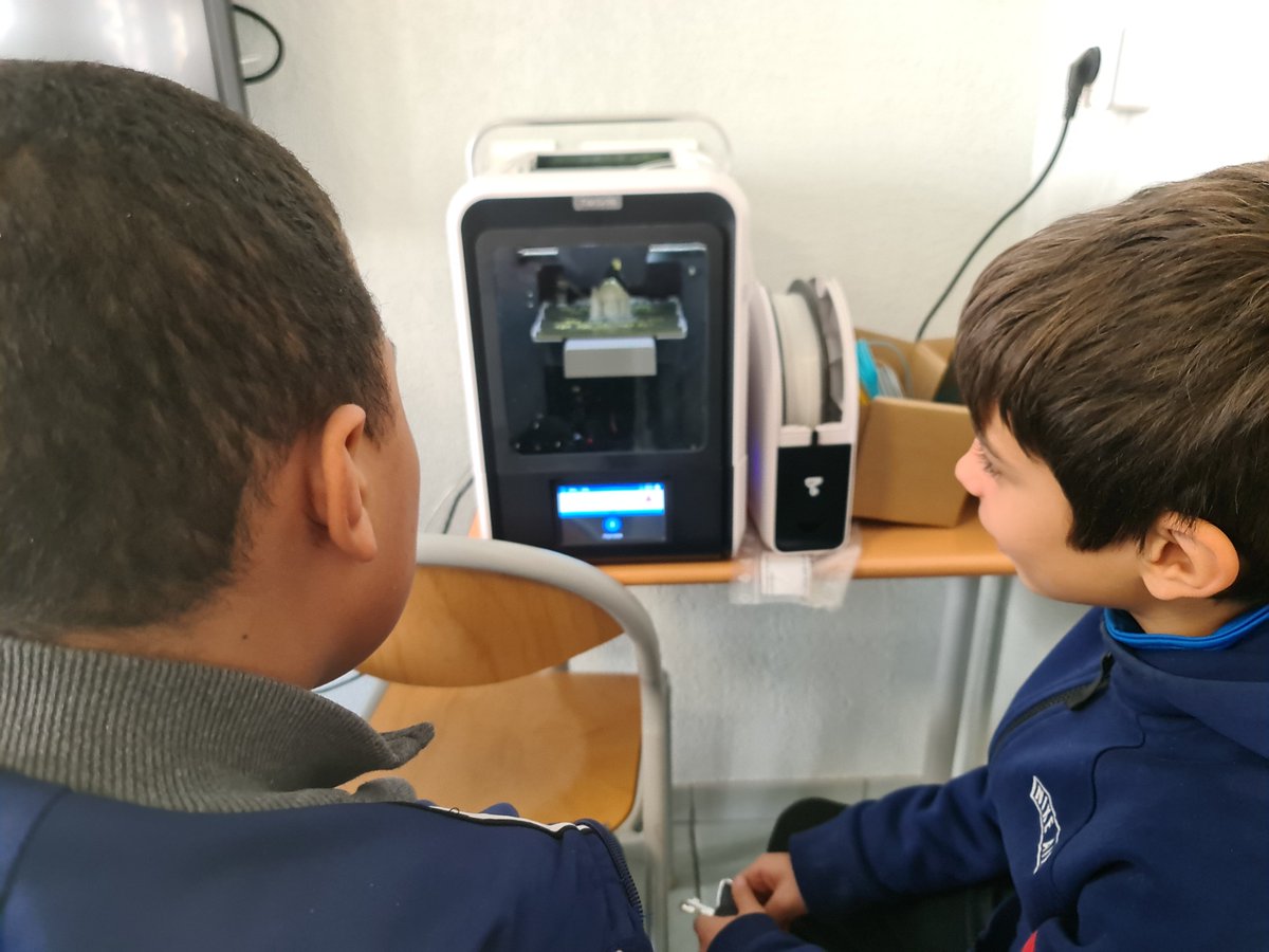 College_Jaubert's tweet photo. 150 élèves inscrits à l'Ecole Ouverte du @College_Jaubert : ateliers Sucré-Salé, Informatique 3D, Préparation DNB, Multisports, Visite du MAMAC et de la Villa Arson, 3ème Entreprise, 5° Engagement Citoyenneté, Théâtre, Voyage Erasmus https://t.co/pflBCUfEoL