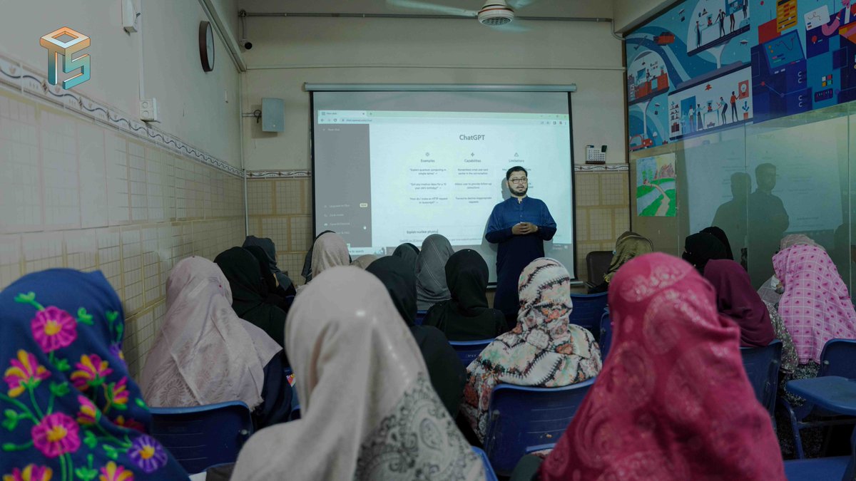 offtheschool's tweet photo. OTS Founder and workshop supervisor Najam Soharwardi, explains to the educators how the emerging tides of AI-based technology would help them revolutionize academic activities and schooling for a better present and a promising future.
#teacherstrainingprogram #offtheschool https://t.co/jhUsqgQc6U