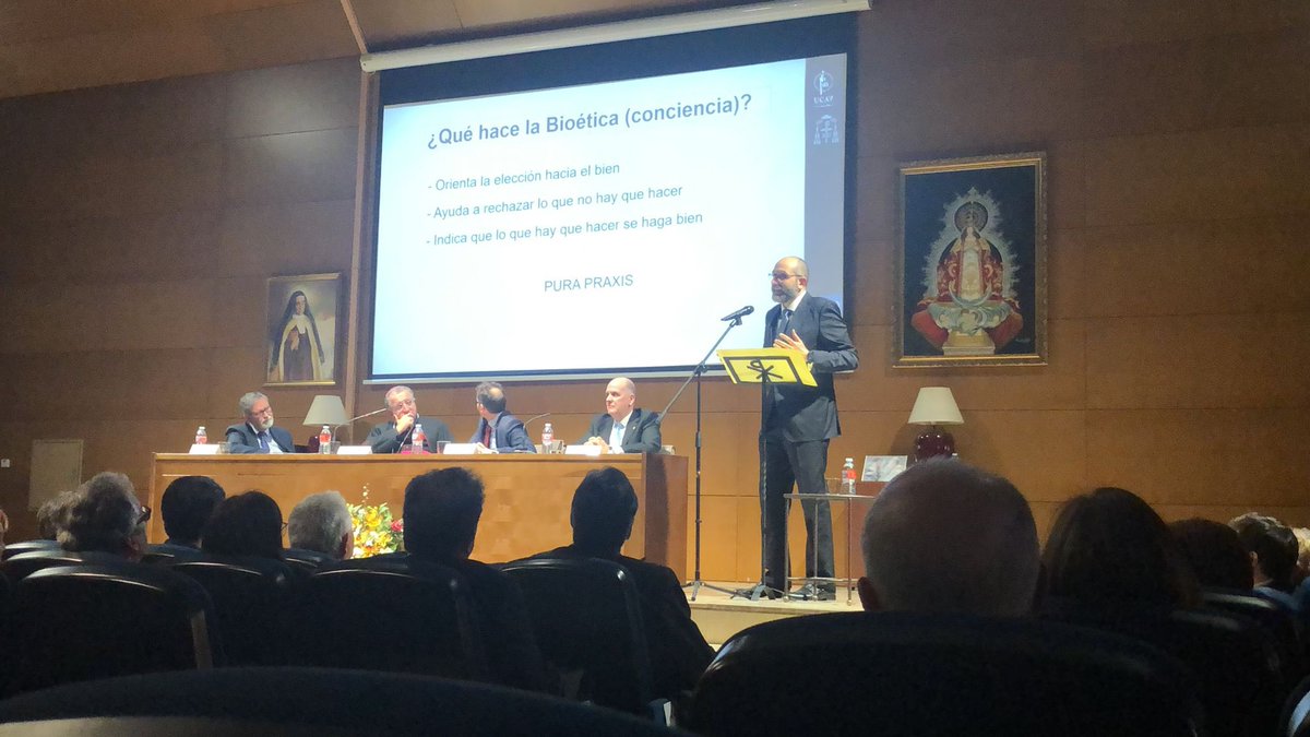 DbcHuie's tweet photo. Ayer 14/2 dimos la clase inaugural de la Cátedra “Abilio de Gregorio”, con un “Introducción a la Bioética y a la Relación Asistencial”. Esta cátedra es colaboración de la @DiocesisGetafe y la @UCAVILA_  Un gran proyecto.
Gracias a todos #bioética #orientación https://t.co/gVCTCar0jk