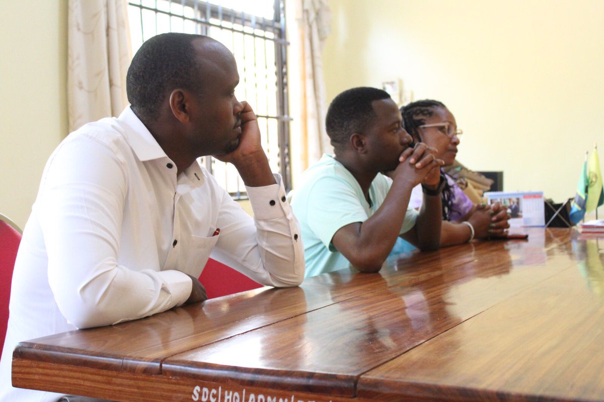eamceftanzania's tweet photo. Kamati ya Ufuatiliaji na Tathmini ya Utekelejazi wa Miradi inayofadhiliwa na #EAMCEF ilifanya mazungumzo na Kaimu Mkurugenzi Mtendaji wa Halmashauri ya Wilaya ya Same na kupata maoni yake juu ya miradi inayotekelezwa katika Halmashauri yake. @tanzanianorway @TFSAgency @ https://t.co/uyIe4IjKfL