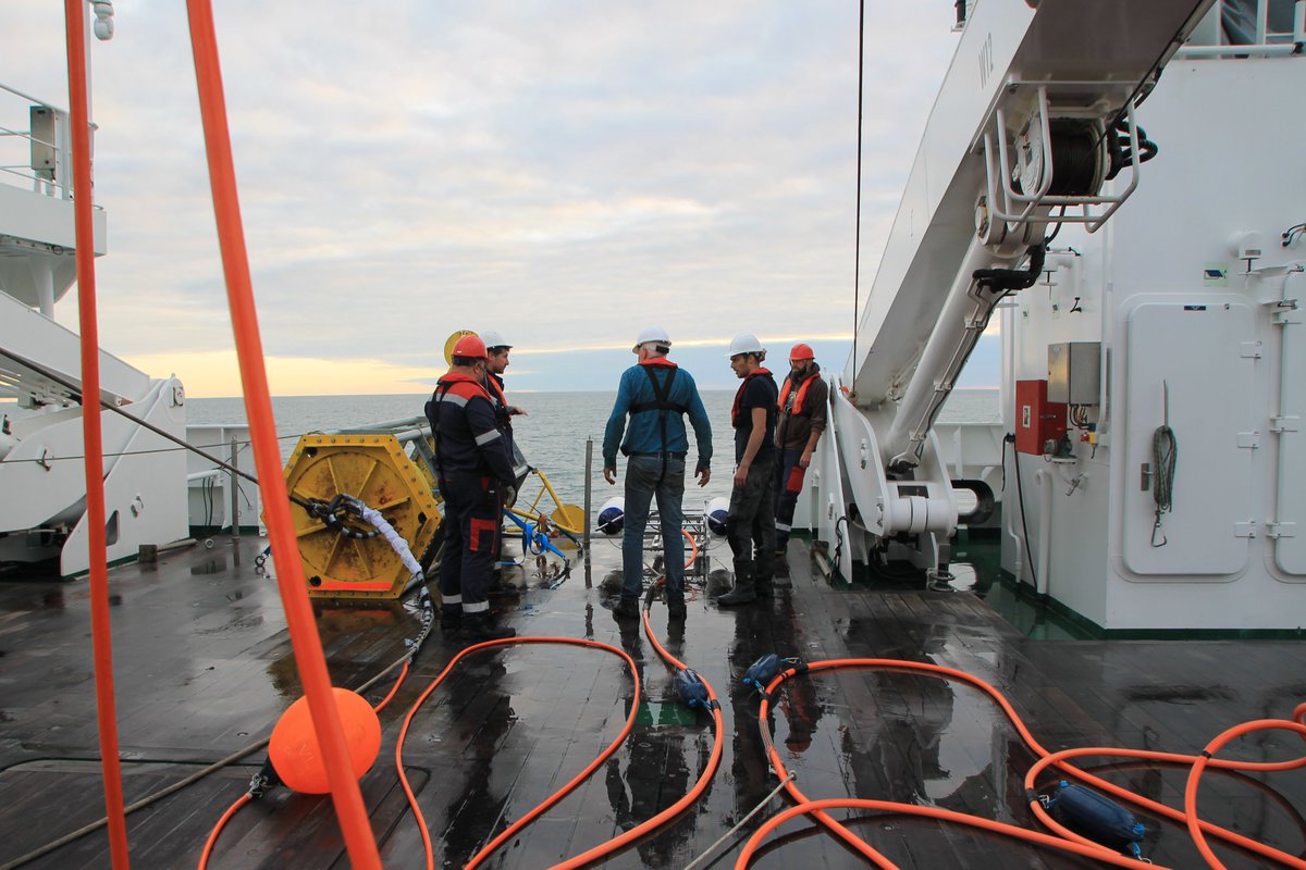 Flanders Marine Institute - VLIZ (@vliznews) on Twitter photo Kick-off #ClayTectonics project today: investigating influence of faults and deformations in the seabed on new offshore wind turbine installations in Belgian #NorthSea. Filling the knowledge gap!
👉bit.ly/3JSQvjQ
<a href="/VLIZnews/">Flanders Marine Institute - VLIZ</a> <a href="/GeologyUGent/">Geology UGent</a> <a href="/OWI_Lab/">OWI-Lab</a> <a href="/BlauweCluster/">Blauwe Cluster (Blue Cluster)</a> <a href="/VLAIO_be/">VLAIO</a> Kick-off #ClayTectonics project today: investigating influence of faults and deformations in the seabed on new offshore wind turbine installations in Belgian #NorthSea. Filling the knowledge gap!
👉bit.ly/3JSQvjQ
<a href="/VLIZnews/">Flanders Marine Institute - VLIZ</a> <a href="/GeologyUGent/">Geology UGent</a> <a href="/OWI_Lab/">OWI-Lab</a> <a href="/BlauweCluster/">Blauwe Cluster (Blue Cluster)</a> <a href="/VLAIO_be/">VLAIO</a>
