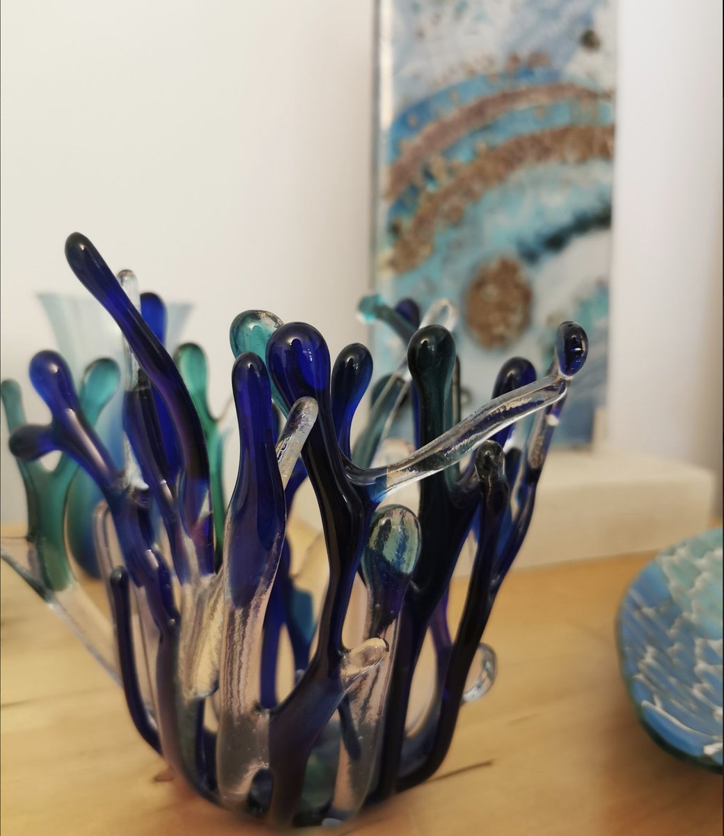 Our customer Christine uses her garden room to run her successful glass fusion business, designing and creating art pieces for sale in galleries and high-end craft markets 🎨 

Want your own creative space? We're currently offering 10% OFF our entire range! Link in bio 👆