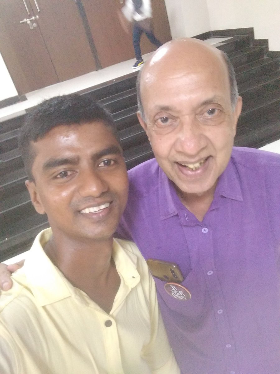 BhosaleRao's tweet photo. झी मराठी उत्सव नात्यांचा अवॉर्ड २०२२
Me_with_Sunil Godbole Sir
#Functions #Award #ZeeMarathi #Zee5 #Mazituzireshimgaath #Nokar #Prashant #Actorlife https://t.co/dOKR0iJ5Aj