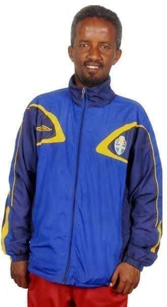 natzem's tweet image. Is there a player who hasn't gone through the training of this great Person⚽️? #Tofa (Tesfaldet Asmerom) is an influential young Coach. 🇪🇷From what I know he is on every field in any club or school games ! He wanders around with his disability without saying he is tired! Kudos !