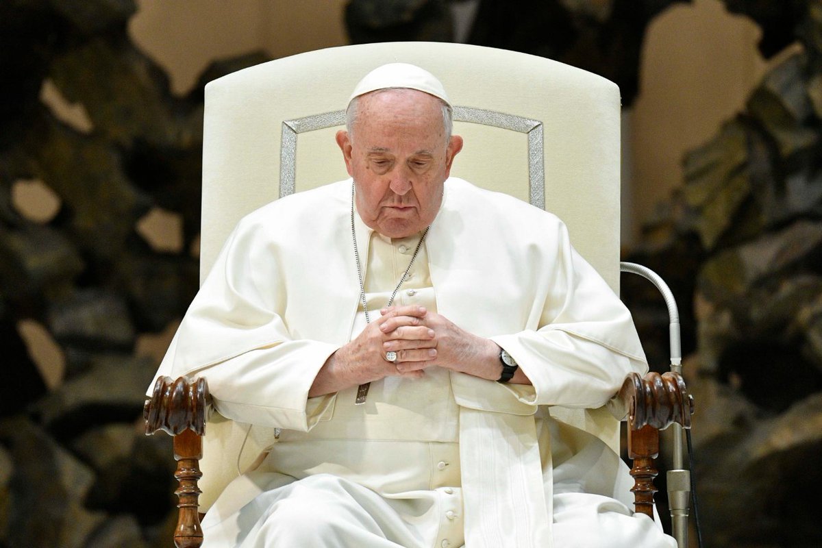 "Let us not forget the dear and martyred people of #Ukraine, praying their cruel suffering may soon end."

#PopeFrancis #GeneralAudience