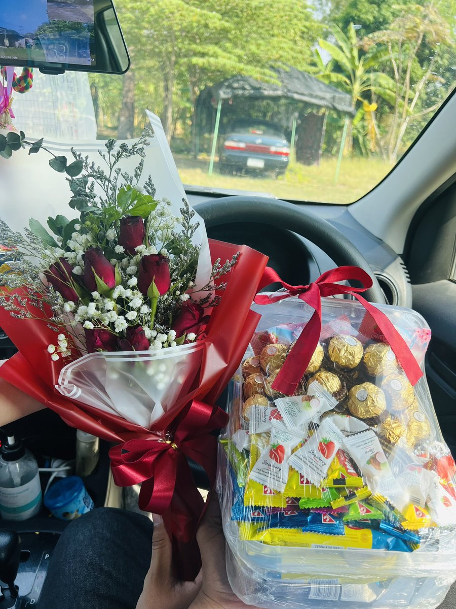 AmnatsakT's tweet photo. Happy Valentine Day #ValentineDay 
ขอบคุณนะครับที่รักที่อยู่ด้วยกัน #สระบุรี #ลพบุรี #หนองแค #แก่งคอย https://t.co/24Os9iB7zv