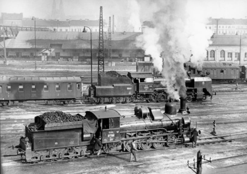Smíchovské nádraží, druhá polovina šedesátých let. Fotograf Karel Zeithammer