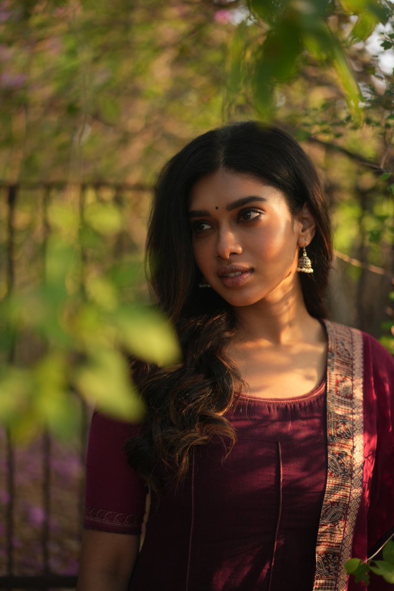 kayaldevaraj's tweet photo. It's not the swag. It's the Elegance that matters @officialdushara looks graceful in her new photoshoot.
๐ธ#anitakamaraj
๐#Puii
๐ข @DoneChannel1
#DV #dusharavijayan #dush #Dushara #dushara https://t.co/ySXr3zp5JF