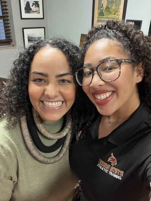 DominiqueJL15's tweet image. So nice to meet fantastic people like @micqauella, who is a sports med major but still goes out if her way to work with the history department! Couldn’t love it more!!