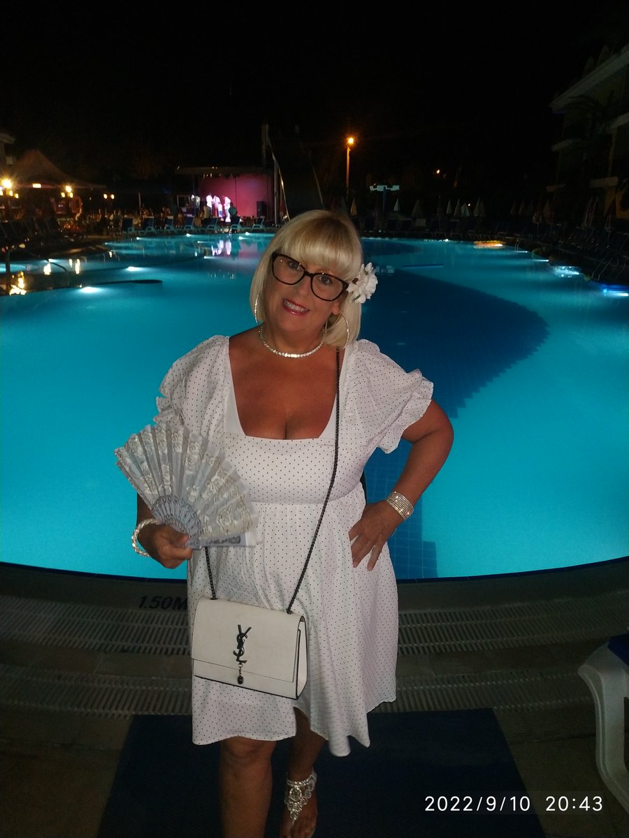 dawnbunn6's tweet photo. GOOD MORNING TWITTER HAVE A LOVELY WEDNESDAY , BEEN FREEZING HERE IN ESSEX FROST EVERY WERE KEEP WARM STAY SAFE XX THIS PISTURE WAS FROM TURKEY LAST YEAR X AND GOD BLESS THEM ALL IN THAT COUNTRY X https://t.co/YjZUF9jGsH
