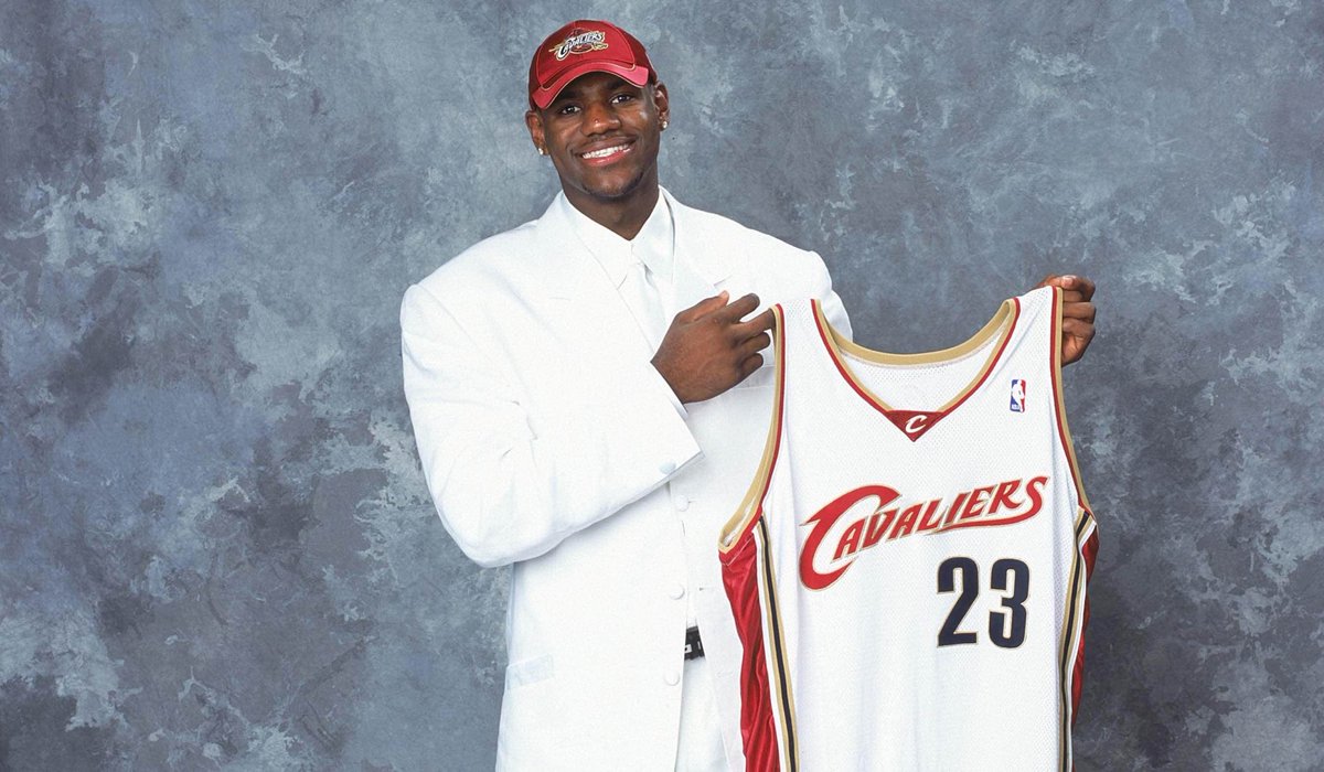 Just a kid from Akron ➡️➡️ to the NBAs All Time leading scorer.

A forever legend in the city of Cleveland and the 🐐 in the game of basketball