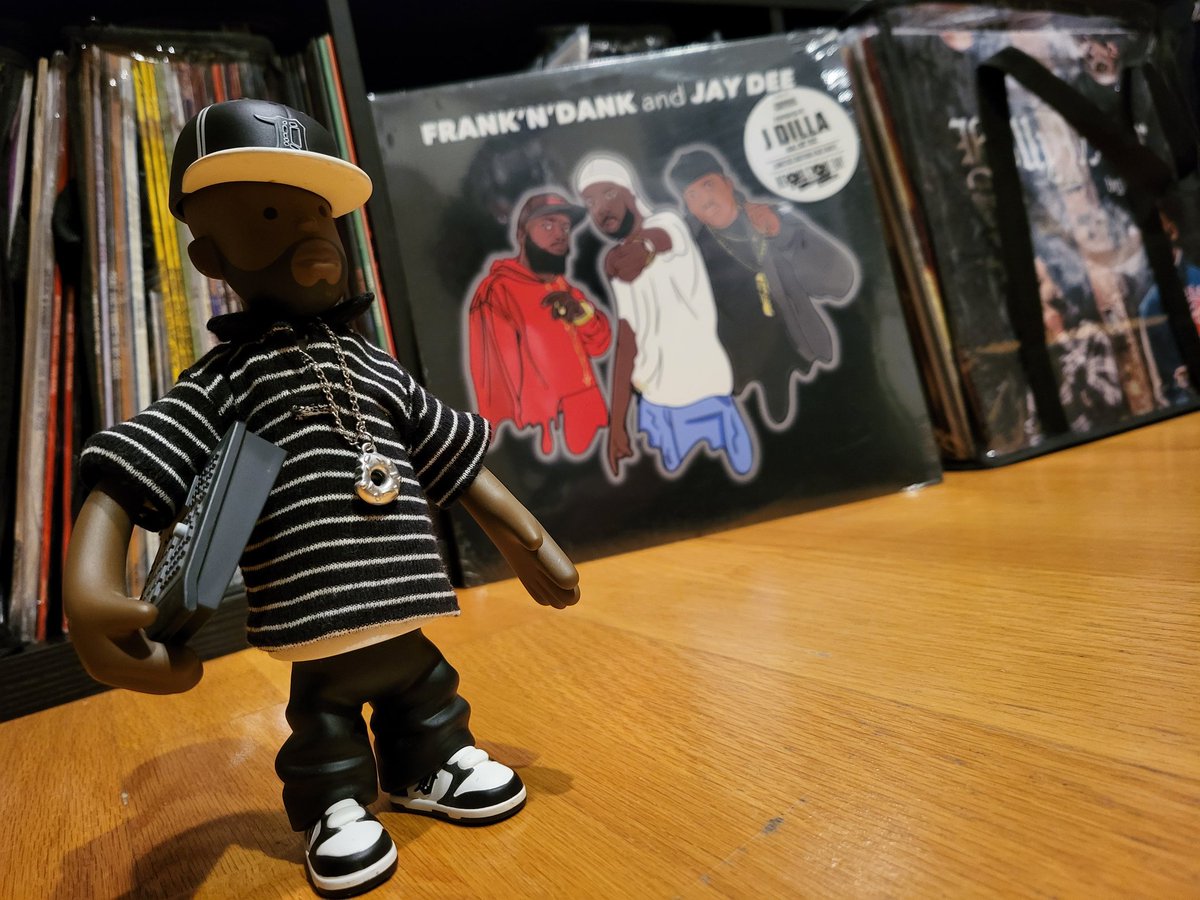 HAPPY BIRTHDAY J DILLA/JAY DEE!

J DILLA VINYL FIGURE BY PAY JAY PRODUCTIONS 

@Franknitt'N'#DANK &  JAY DEE (RED VINYL)

COVER @Nanlib

#HAPPYBIRTHDAYJAYDEE
#HAPPYBIRTHDAYJDILLA
#JAYDEE #JDILLA #FRANKNDANK #DETROIT #MICHIGAN #EMCEE #NANLIB #NANLIBINVASION  #PRODUCER