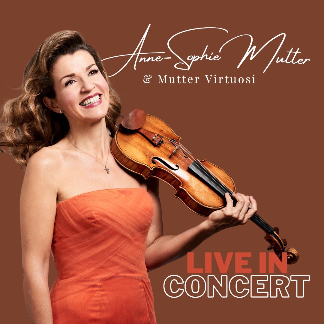 asp_qian's tweet image. Been listening to her recordings for the past 20+ years - what a treat to see my childhood idol on stage at @roythomsonhall 🤩✨
Living legend 🎻 #muttervirtuosi #violinqueen