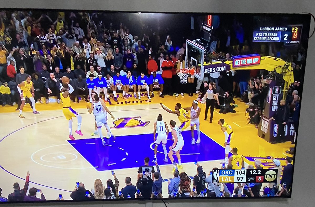momo2clev's tweet photo. Congratulations @KingJames @cavs @Lakers @NBAonTNT @nba you did Bron #ThekidfromAKRON https://t.co/i4qDyVL22r