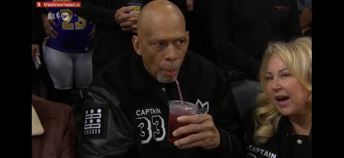 therealguypope's tweet photo. @BarstoolBigCat Reading these comments like…. https://t.co/GQBtWGueBA