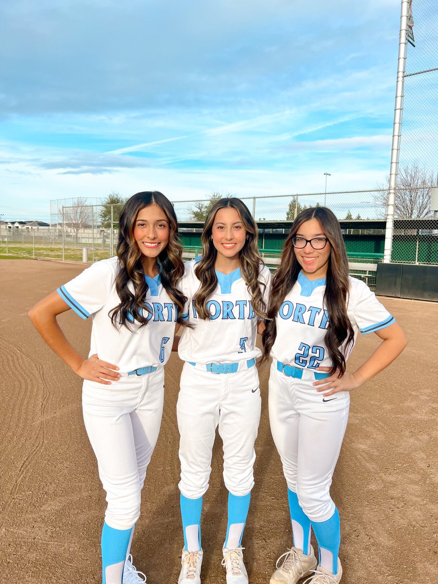 Kayleighlua2025's tweet photo. So excited to start my high school softball season and be apart of something great! Letβs go broncos!π #sophmoreseason #clovisnorth https://t.co/wQlfwapfif