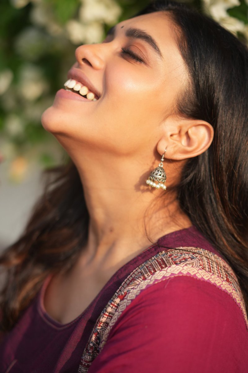 LittletalksYt's tweet photo. @officialdushara looks graceful in her new photoshoot โค๏ธ
๐ธ#anitakamaraj
๐#Puii
๐ข @DoneChannel1
#DV #dusharavijayan #dush #Dushara #dushara https://t.co/OpOe5wW7z3