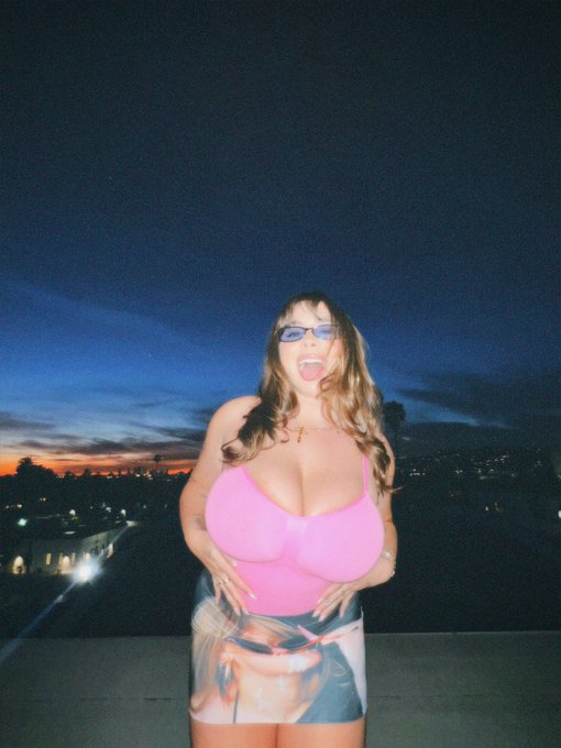 2 pic. 💖💖💖 https://t.co/ApZbwiidya