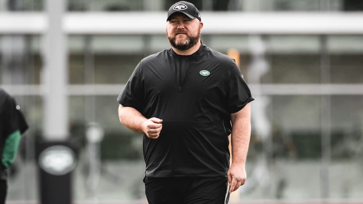 TheLongBeachJoe's tweet photo. Outside of QB, what is the weakest position on the roster that the Jets must fix this offseason? #TakeFlight #Jets #JetTwitter https://t.co/rDFqpgYrgf