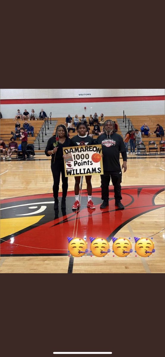 Blessed to hit 1k points. shoutout to my coaches for making me the guy I am now❤️ <a href="/DelValleHoops/">DV Basketball</a>