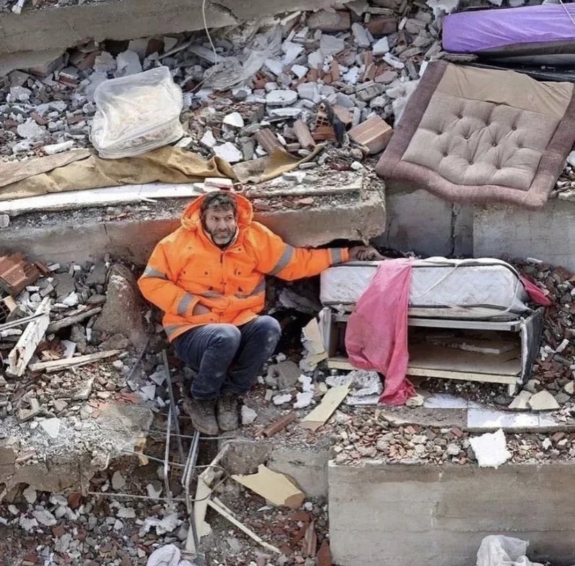 The incredible pain of a father who lost his young daughter , didn’t let go of his hand even despite of freezing weather … Earthquake in Turkey …. Pray for Turkey , pray for Syria Pray for Humanity….. 
Thank you so much to everyone who called, asked, texted, supported, cared.