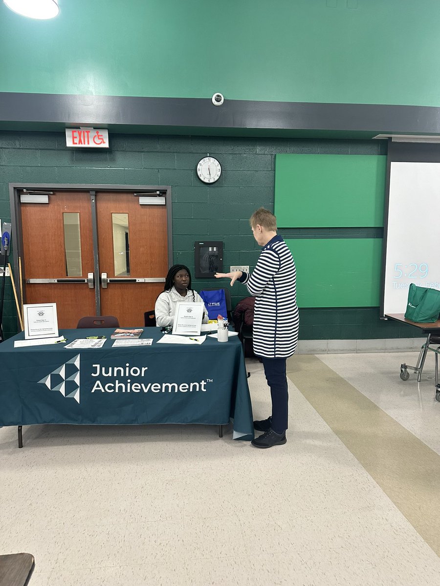 We had such a great turnout for Teen Financial Literacy night! Our friends from Junior Achievement, the Members First Credit Union, and the Meriden Library shared great resources. #GearUpWorks <a href="/MaloneyMemos/">Maloney Memos</a> <a href="/PlattLive/">Platt Live</a> <a href="/GEARUPMeriden/">GEAR UP Meriden & MxCC</a>