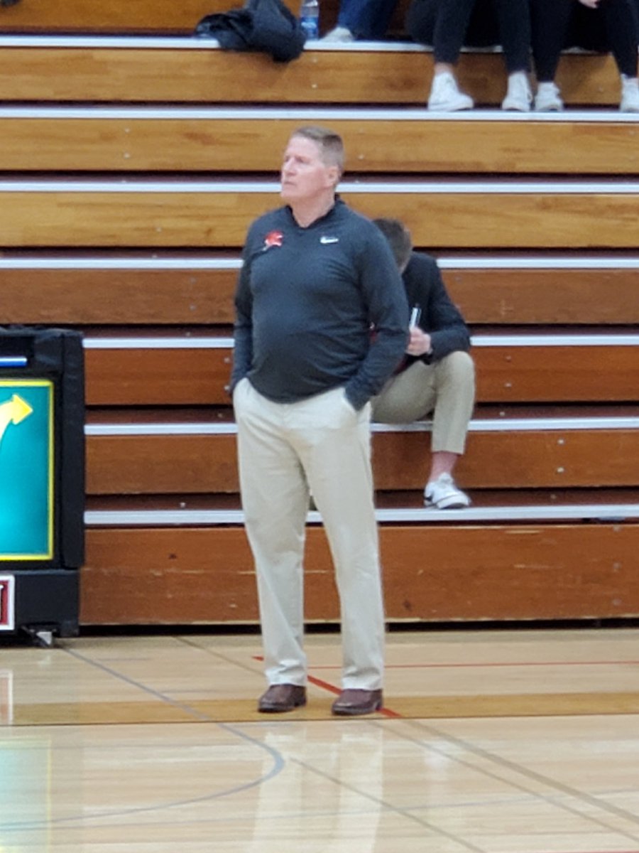 JordanLoppnow's tweet photo. Jon Murphy chasing #700 career win:

•2nd Year as Kimberly Boys 🏀 HC

•Used to (Head) Coach Seymour Boys 🏀 HC for 33 years -- led them to 3 WIAA D2 State titles (1996, 2001 &amp; 2006)

•1 of 8 WI HS Boys 🏀 coaches in history to reach the 600 win milestone

•Bay Port HS grad https://t.co/SmLvNglgsE