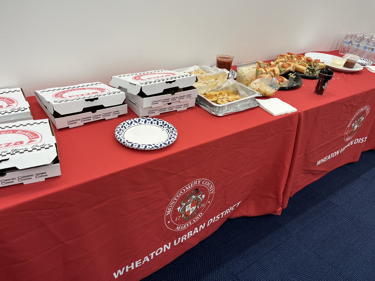 Luisa_fer_car's tweet image. Packed room at the quarterly @WheatonMD small business meeting that featured great food from local businesses #TerraMare #FILIPPOs