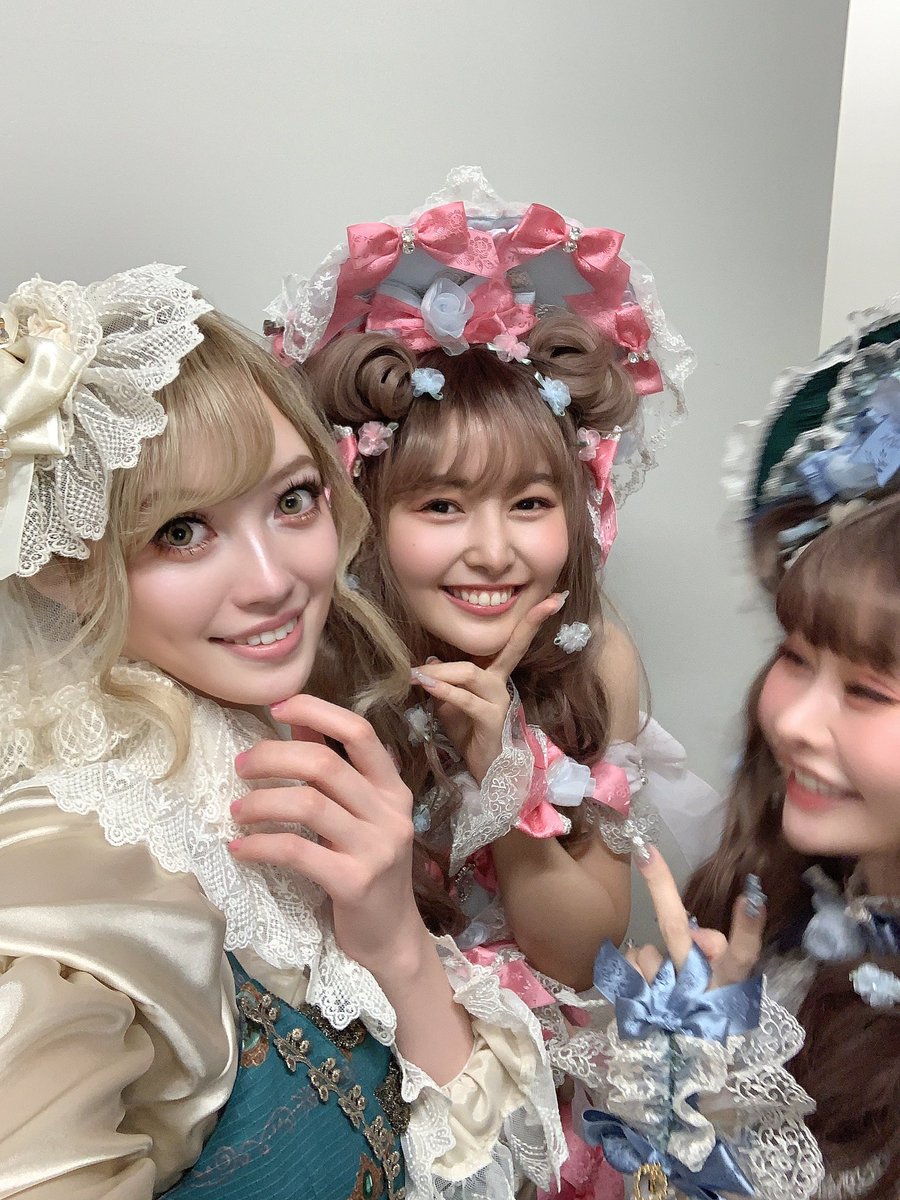 airihasegawa827's tweet photo. #femmefatale
#戦慄かなの さん
#頓知気さきな さん
明るくてキラキラしてて元気もらいました🤗乙女新党を知ってくださってたのが驚きました！
ファビュラスで可愛かったです💖

#長谷川愛里 https://t.co/Dg2zgNdqru