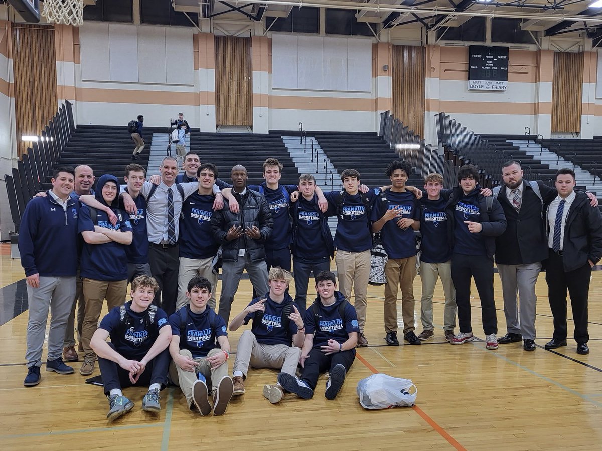 Congratulations to the Franklin Panthers after clinching the Kelly-Rex division championship on the road tonight against a talented Taunton team.  First time since 2016. 🏀
