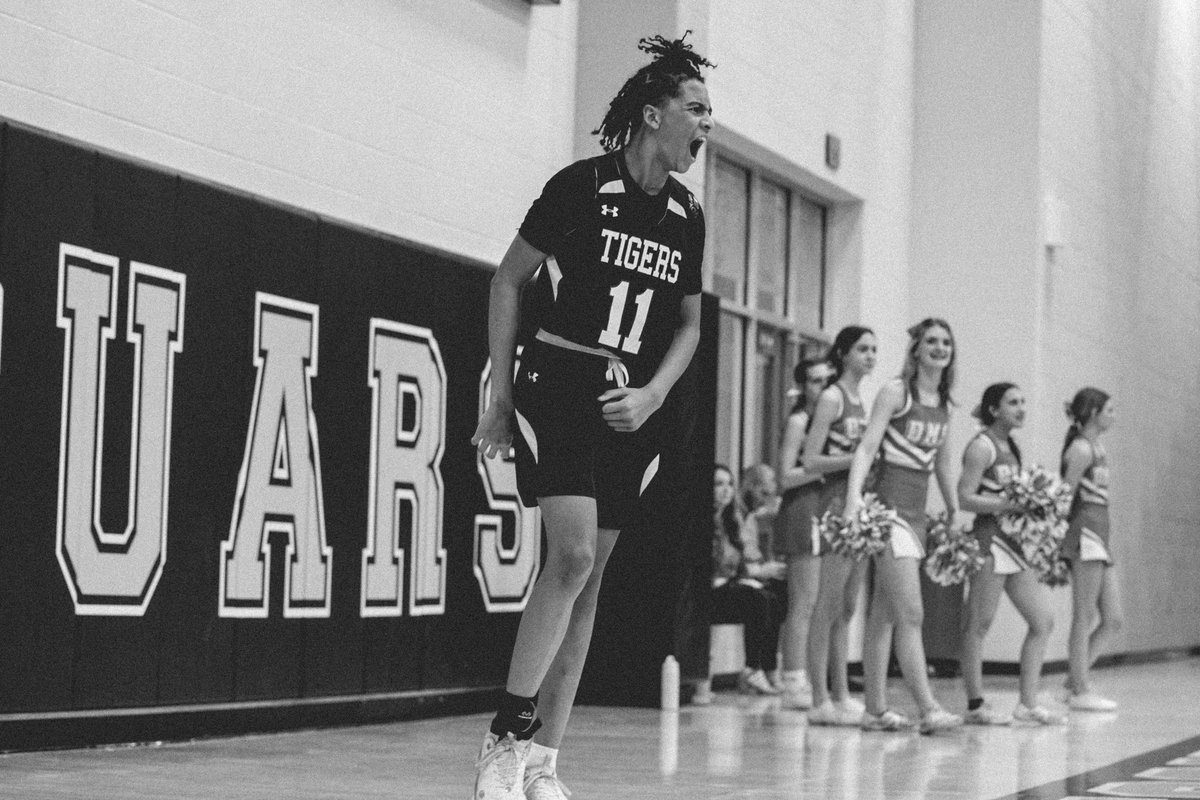 inhousemediatx's tweet photo. Add 2027 Guard @fw_mack2 to your π watchlist. π #ShowYourWork #SYW #BuildItInhouse @JHSJags_Hoops https://t.co/ItosyTaXOW