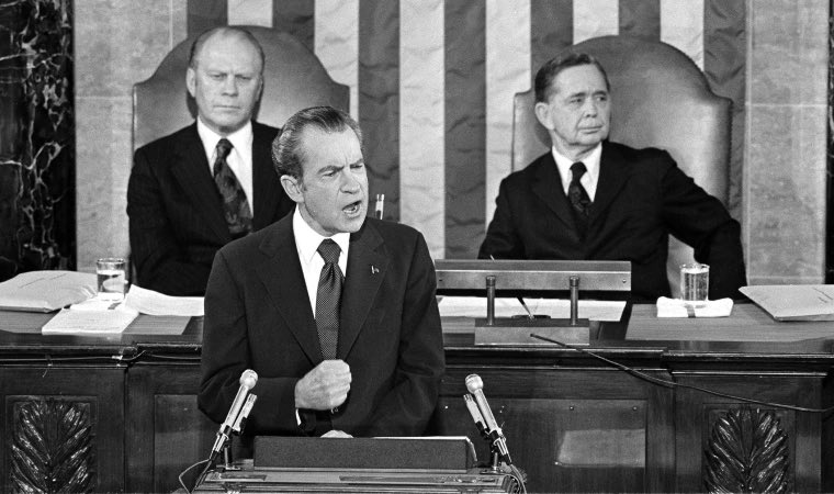 picturesofnixon's tweet photo. https://t.co/whWwKPN2W3