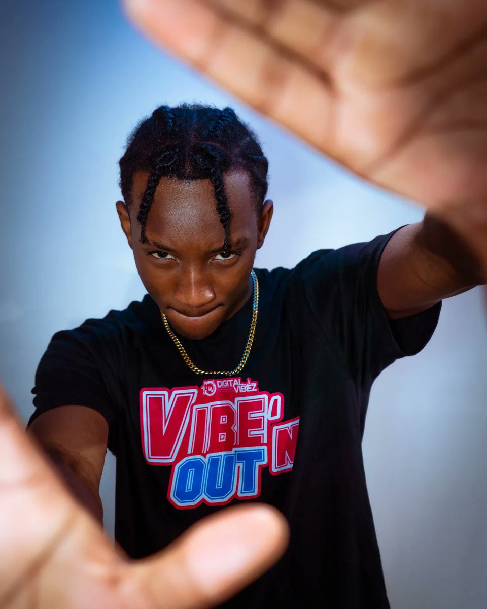 DigitalVibezInc's tweet image. "Life is so boring when you don't have an online order to look forward to." Click the link to add our Vibe’n Out merch to your wardrobe and help us raise funds to get our new Digital Vibez bus!  buff.ly/3XdROwO  #MerchShop #OrderToday #SupportNonprofit