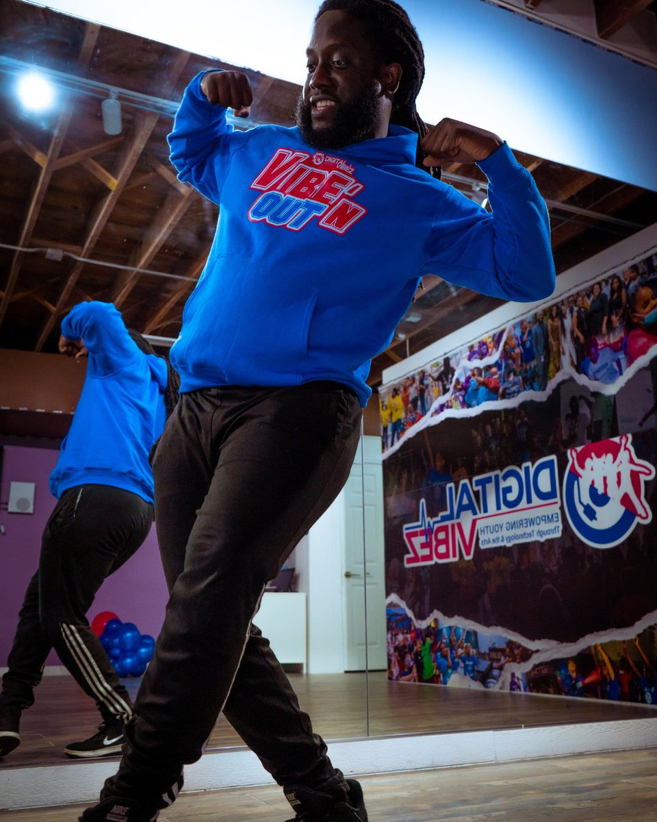 DigitalVibezInc's tweet image. "Life is so boring when you don't have an online order to look forward to." Click the link to add our Vibe’n Out merch to your wardrobe and help us raise funds to get our new Digital Vibez bus!  buff.ly/3XdROwO  #MerchShop #OrderToday #SupportNonprofit