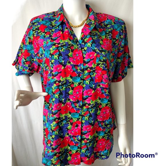 UniquebyDesigns's tweet image. So good I had to share! Check out all the items I'm loving on @Poshmarkapp #poshmark #fashion #style #shopmycloset #vintage #lizclaiborne: posh.mk/Qmi7qYuRexb