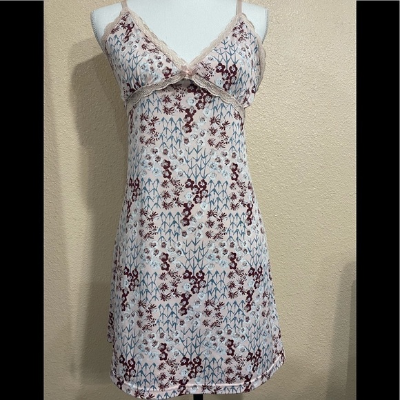 KjPosh's tweet photo. So good I had to share! Check out all the items I'm loving on @Poshmarkapp from @LopezDaby #poshmark #fashion #style #shopmycloset #saramichelle #svnna: https://t.co/HIp6tNHM74 https://t.co/WJo6Haqbbi