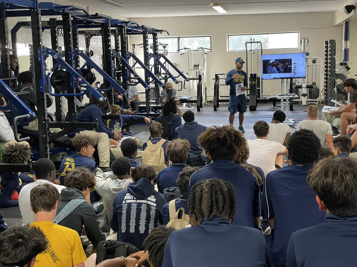 STA_Football's tweet photo. 🔹🔸 Off-season training is where we establish a champion personality that complements our identity, culture, and tradition.🔸🔹

#ChurchGang 
#GoldBlooded
#YouGoWeGo
@CoachHarriott https://t.co/FDodwmQ6zu