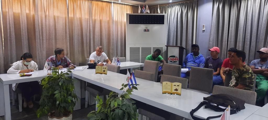 CupetDe's tweet photo. ✊💯Hoy desarrollado en nuestra UEB DTCC Pinar del Río.CUPET.
🇨🇺🇨🇺🇨🇺🇨🇺🇨🇺🇨🇺🇨🇺 Reunión del CIR(Comité de imnovadores🧑‍🔧👩‍🔧 y racionalizadores👷👷‍♀️) correspondiente a la primera etapa del año 2023👍👍.
#Cuba #PinardelRío #MejorEsPosible #TrabajadoresProtagonistas #PetrolerosPorCuba https://t.co/9PkvJxRQeS