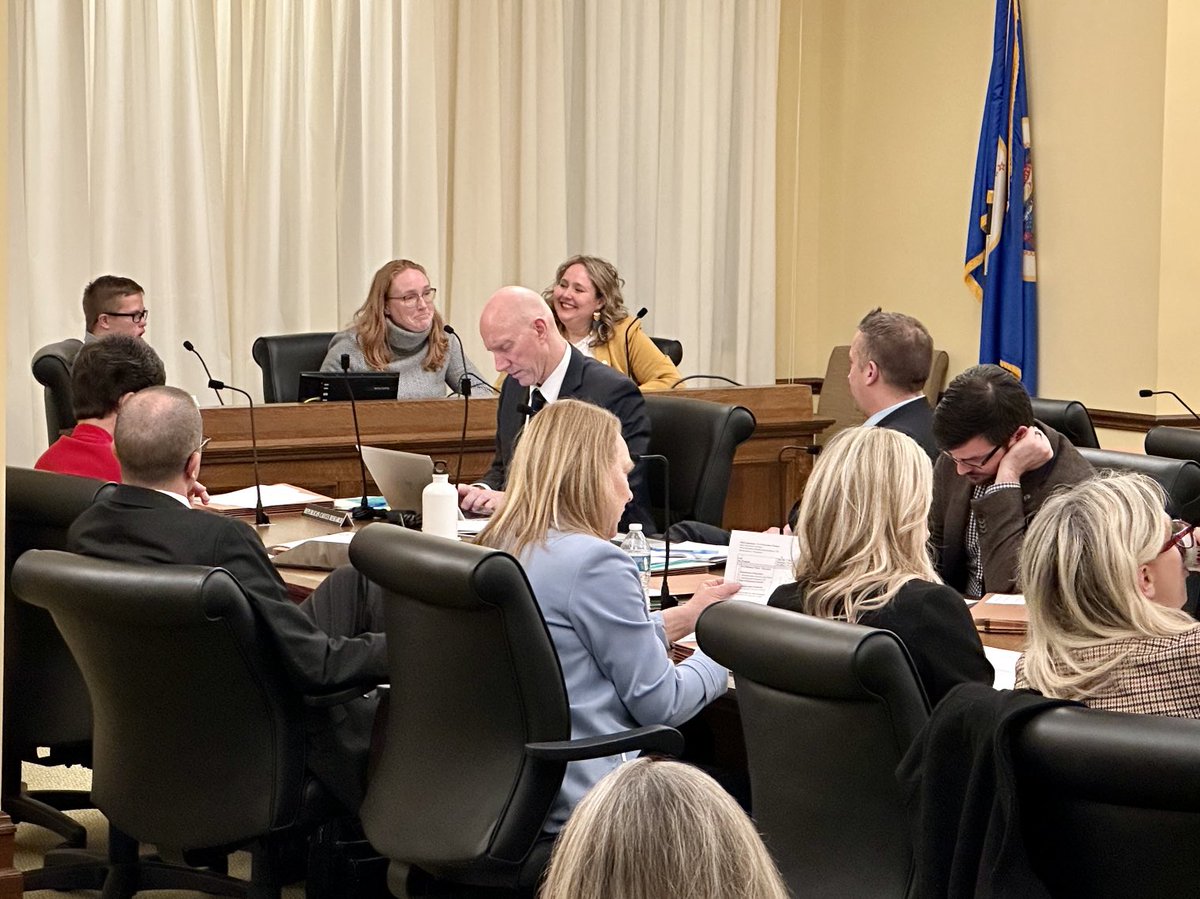 Joe_Vogel's tweet photo. Thanks ⁦@EducationMN⁩ for supporting House File 20 to give our school professionals the safety of unemployment insurance. https://t.co/zeXrBM0WOl