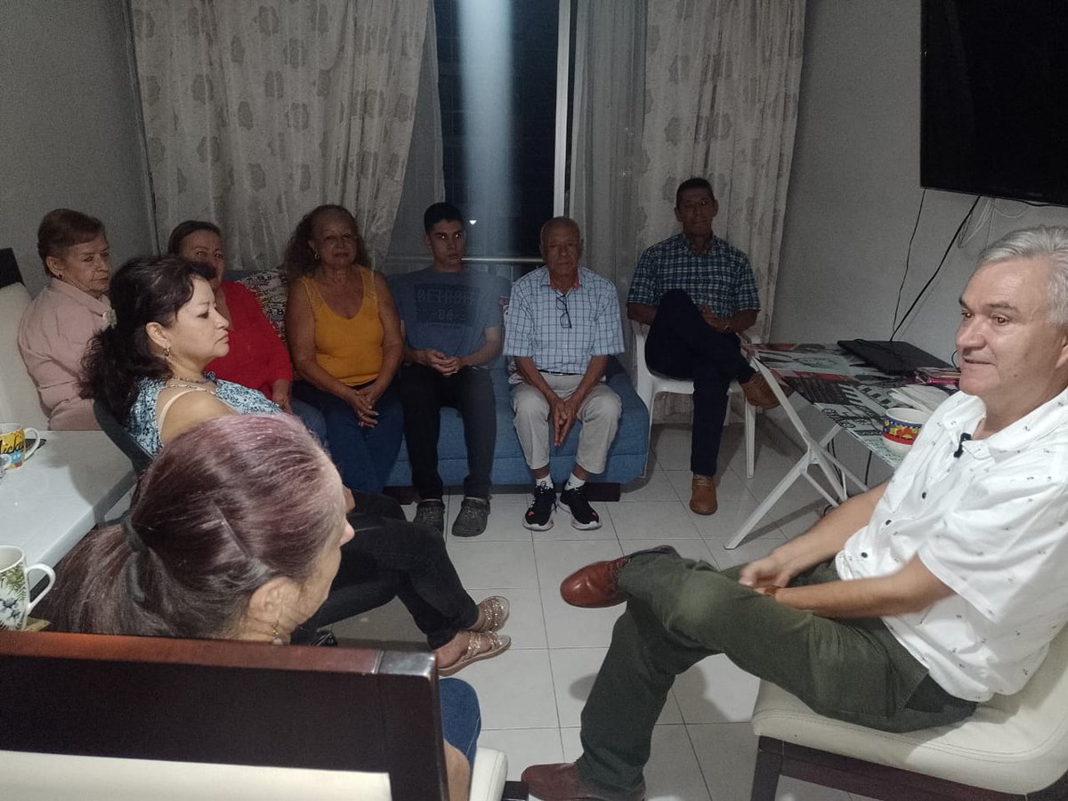 jvalenciamontoy's tweet photo. Debemos aprender a escuchar, ello lo practico en los #Caseos @partidodelaucol https://t.co/R9t0FBbTMx
