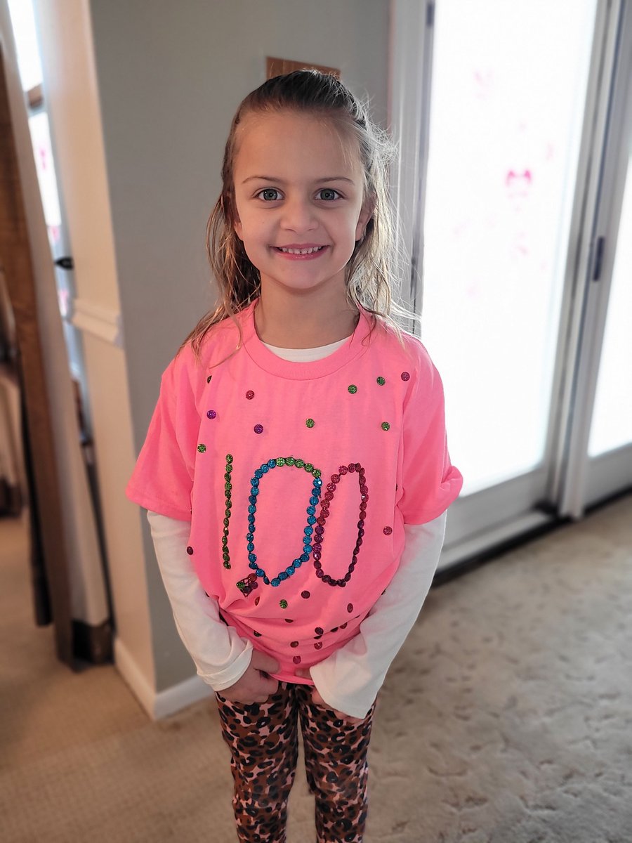 MB_Klesh's tweet photo. Hannah's 100th Day of School 
And 
Logan's 1,000 Day of School! 
#MySunshine
#5thgrade
#HappyHannah
#kindergarten 
#WhitmanSmilesandShines
@shanks_chelsea @DeneanChiumento @tiacade1 https://t.co/Gh7IOuewgI